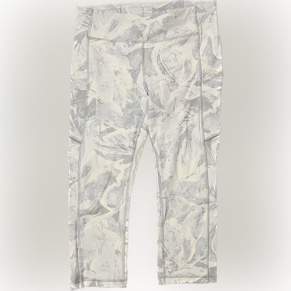Like New Lululemon Fast and Free Print Crops Size 10